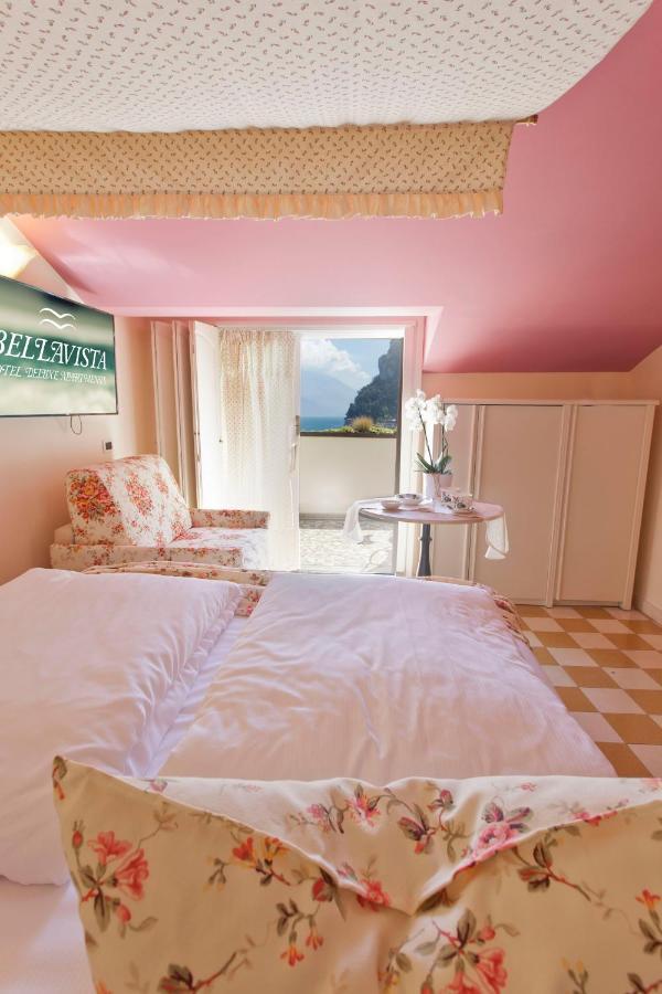 Bellavista Lakefront Hotel & Apartments Riva del Garda Luaran gambar